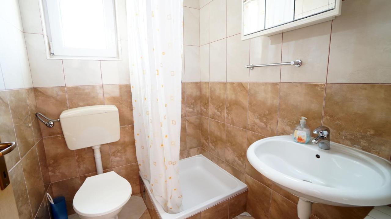 Apartments Kata ゴルニ・カリン エクステリア 写真