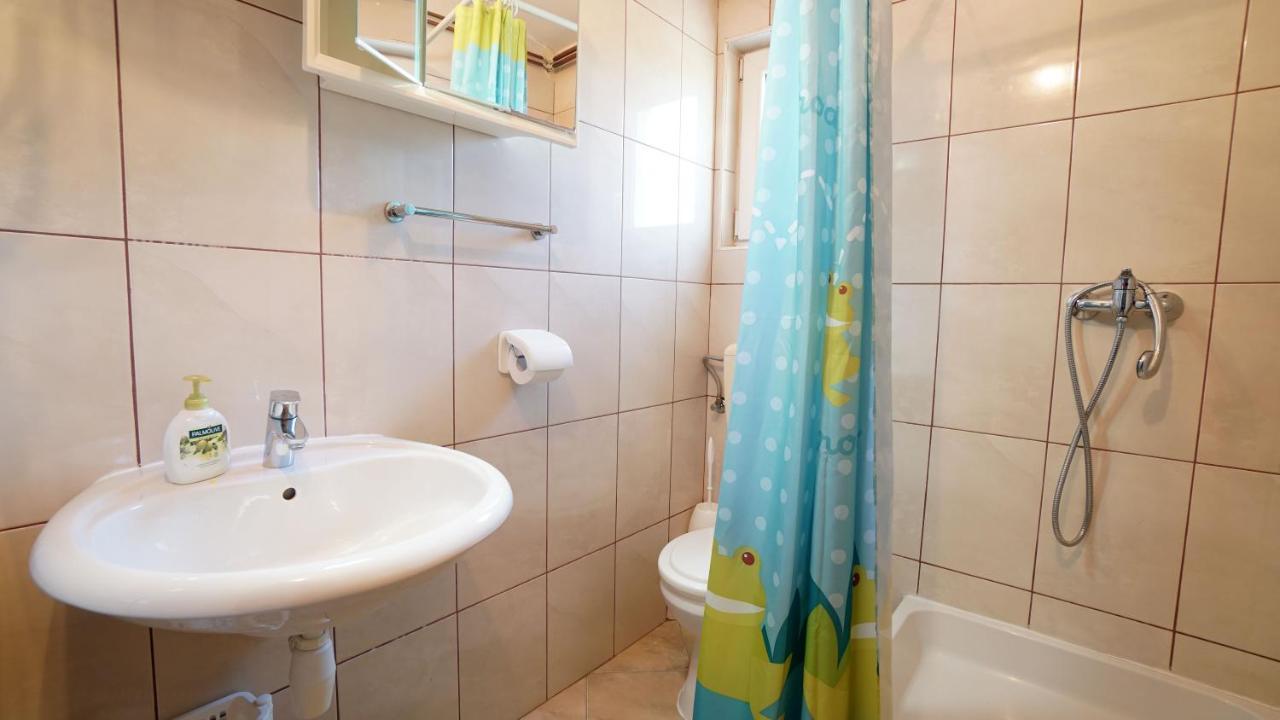 Apartments Kata ゴルニ・カリン エクステリア 写真