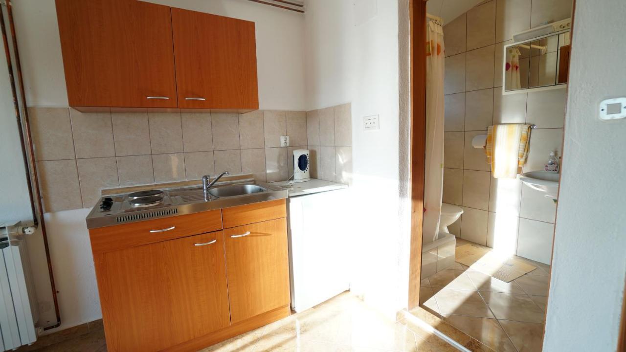 Apartments Kata ゴルニ・カリン エクステリア 写真