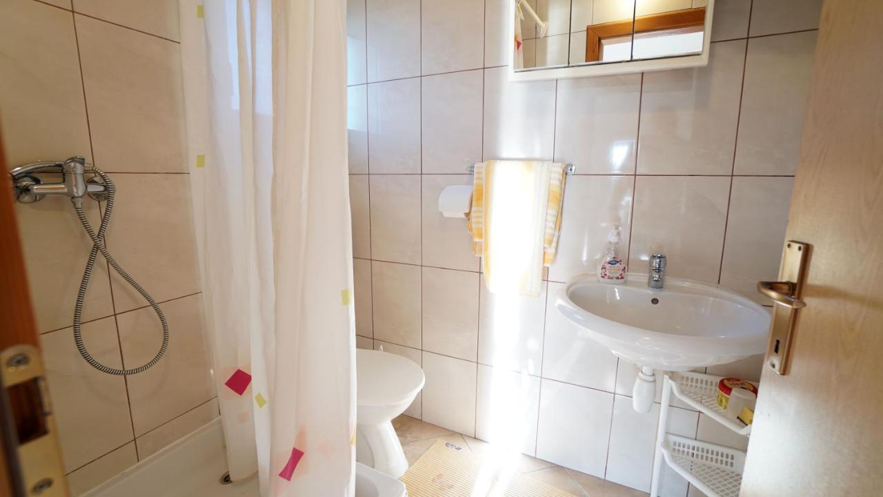 Apartments Kata ゴルニ・カリン エクステリア 写真